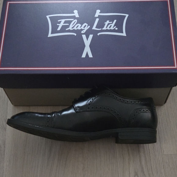 Flag Ltd. Black Cap Toe Shoes - Picture 5 of 6